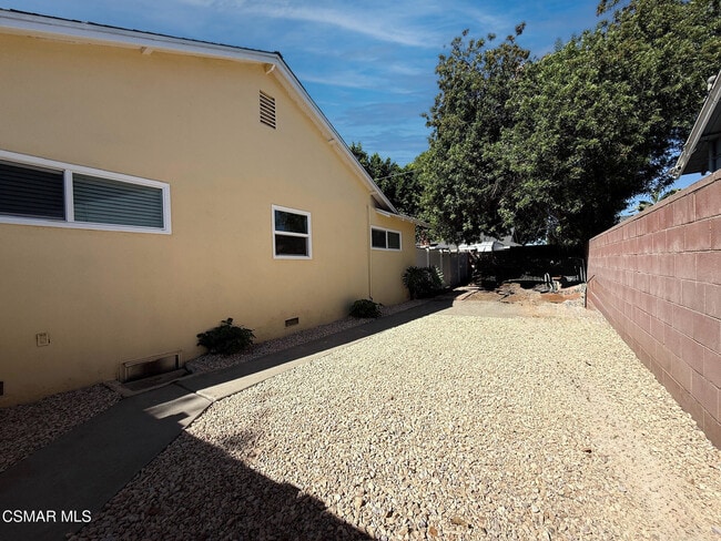 Building Photo - 8101 Sunny Brae Ave