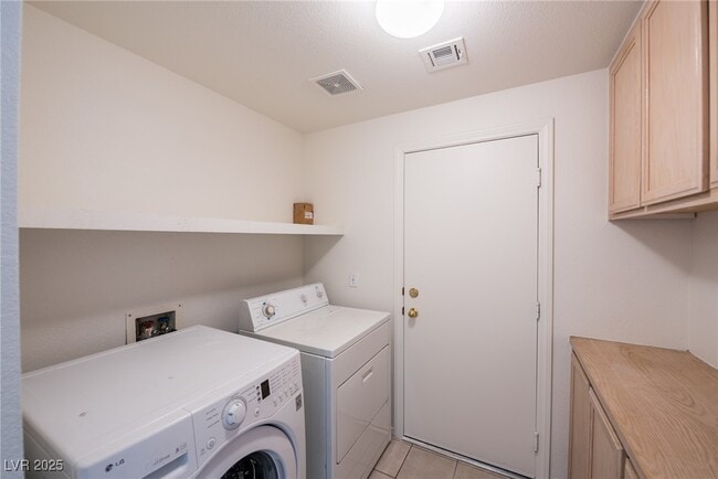 Building Photo - 682 Ladywood Ln