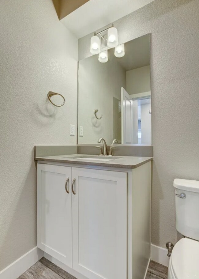 Building Photo - Modern 2 bed, 2.5 bath Townhome in Wellington, CO- Available July 10th!