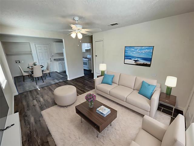 Building Photo - 1321 Woodcrest Dr