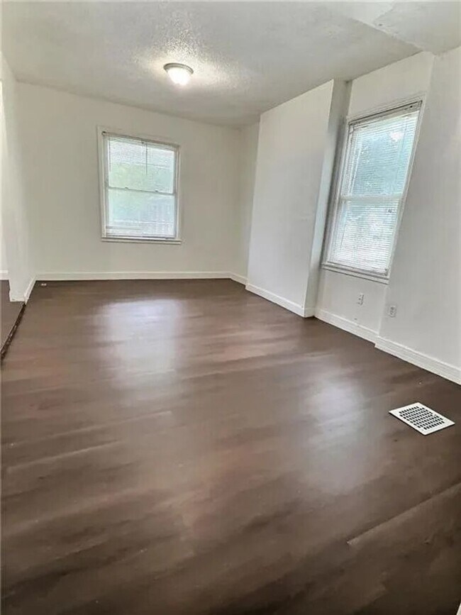 Building Photo - 2006 Agnes Ave