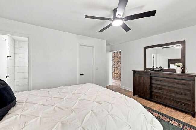 Building Photo - 4225 Twin Rivers Dr