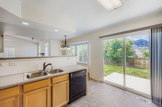 Building Photo - 504 Pyrite Terrace
