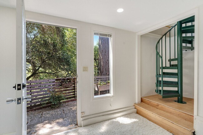 Building Photo - Boulder Creek Sanctuary!