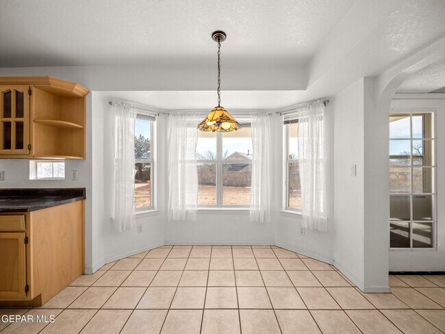 Building Photo - 4572 Loma Linda Cir