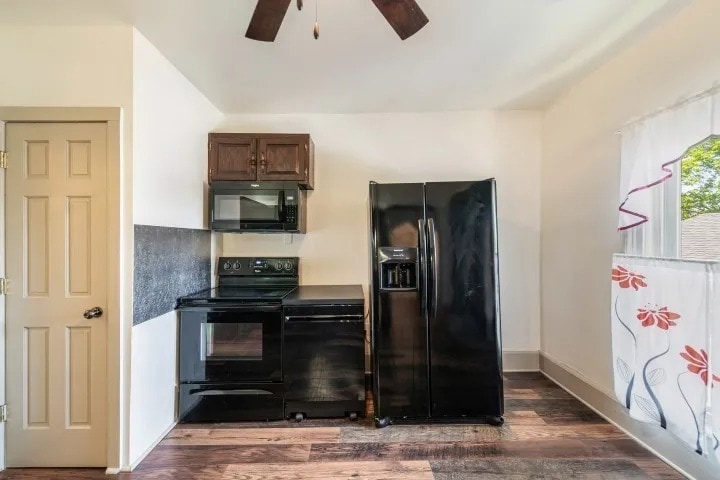 Upper Kitchen - 2020 Superior Ave