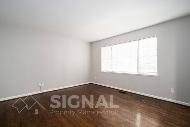 Building Photo - 5114 Beacon Dr