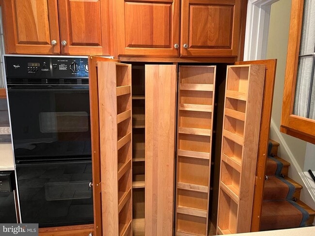 Building Photo - 6830 Pacific Ln