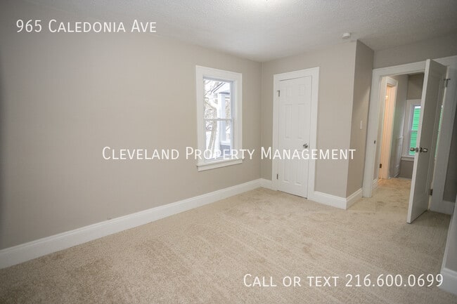 Building Photo - 965 Caledonia Ave