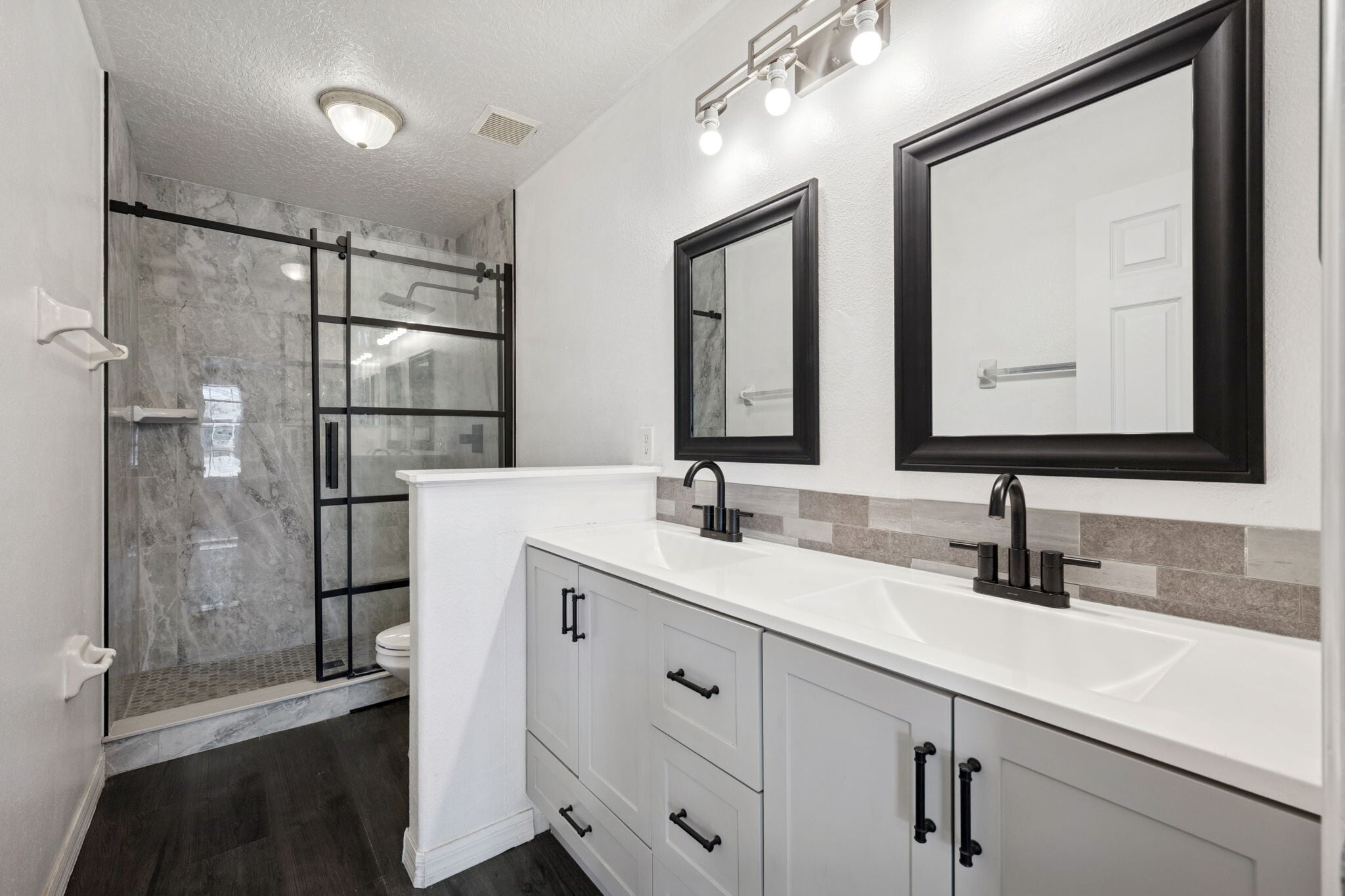 Building Photo - 2825 Cliffe Ct