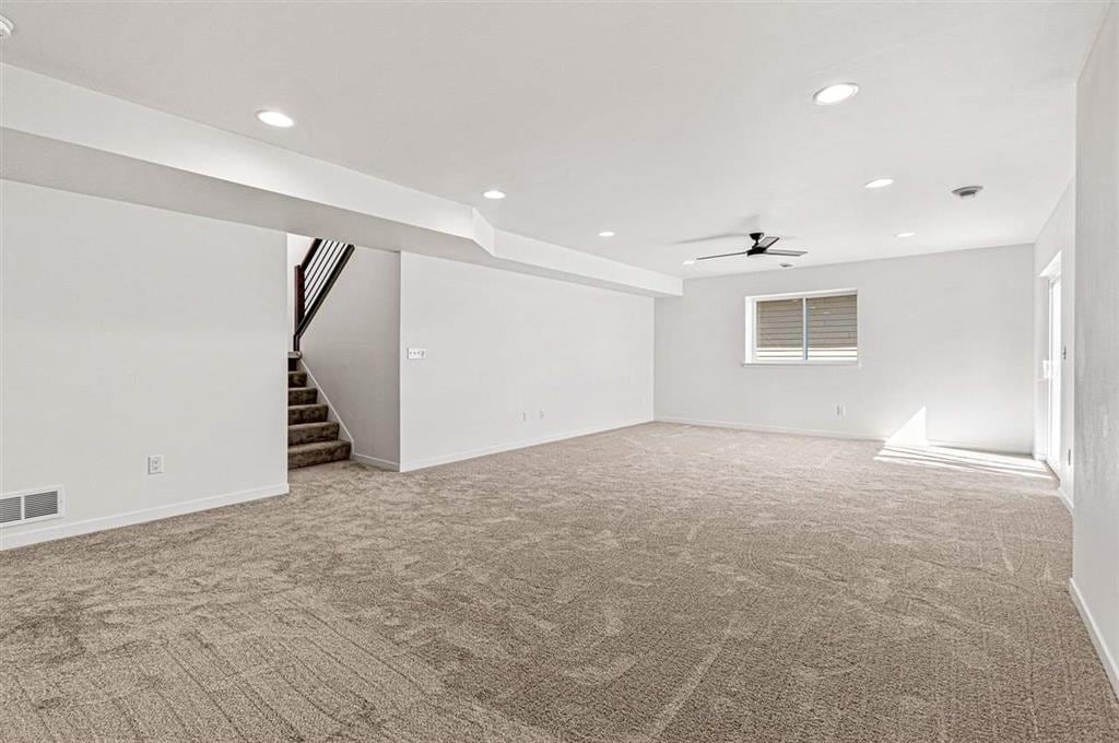 Building Photo - 386 Sierra Trce