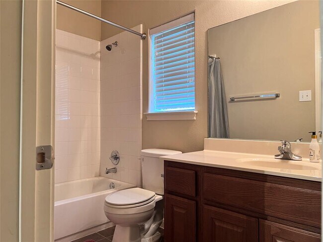 Building Photo - 3604 Pine Needle Cir
