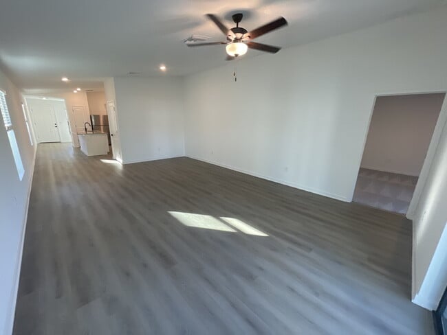 Building Photo - 1270 Ahoy Ave