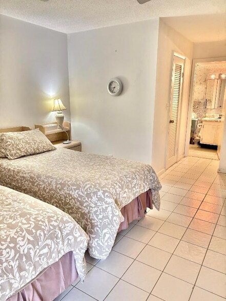 Building Photo - 19 Golfs Edge