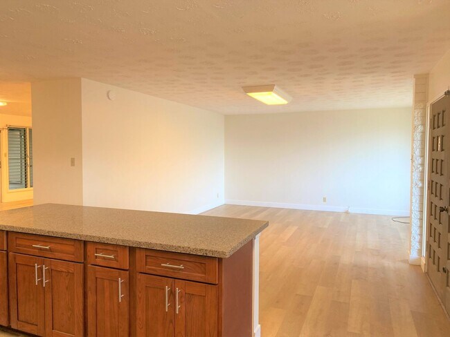 Building Photo - Manoa - Upgraded 3 Bedroom, 3 Bath Single Family Home with Enclosed Garage