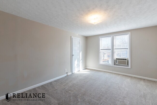 Building Photo - 511 S King St