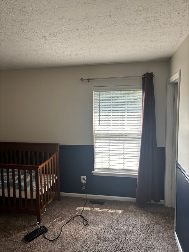 Building Photo - Spacious 4BR, 3.5 Bath House in Elkton
