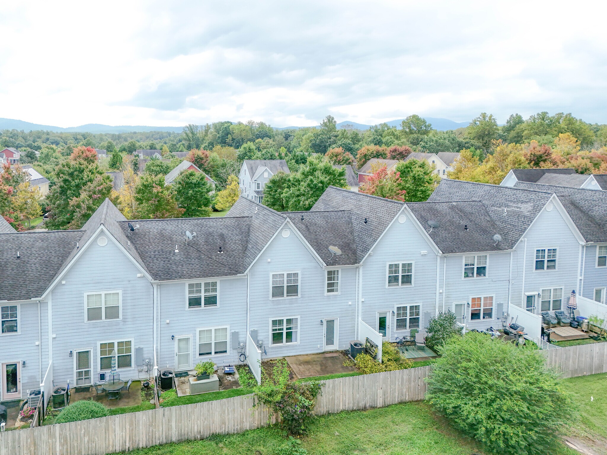 Building Photo - 328 Marquette Ct