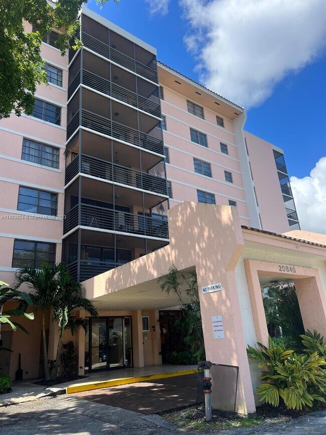 Building Photo - 20840 San Simeon Way