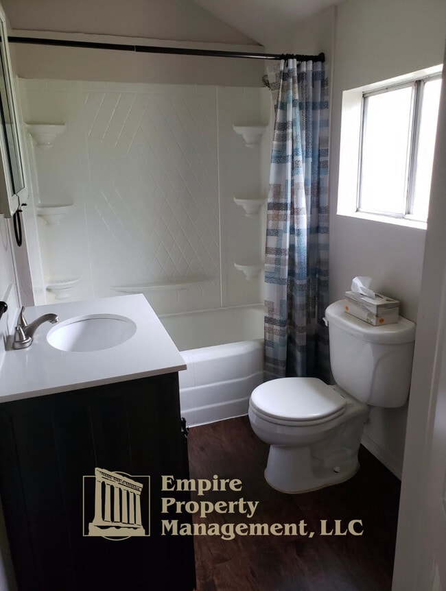 Building Photo - 1779 SE Giles St