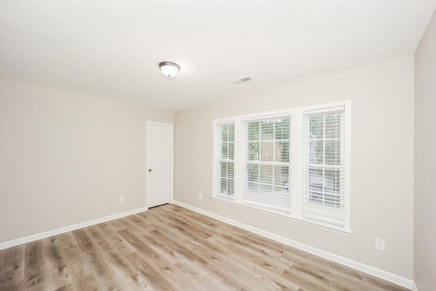 Building Photo - 8949 Crest View Cir