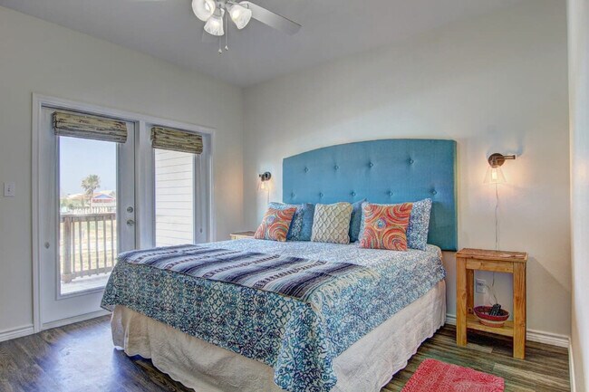 Building Photo - 1813 Eleventh Street-SI ID1023289P