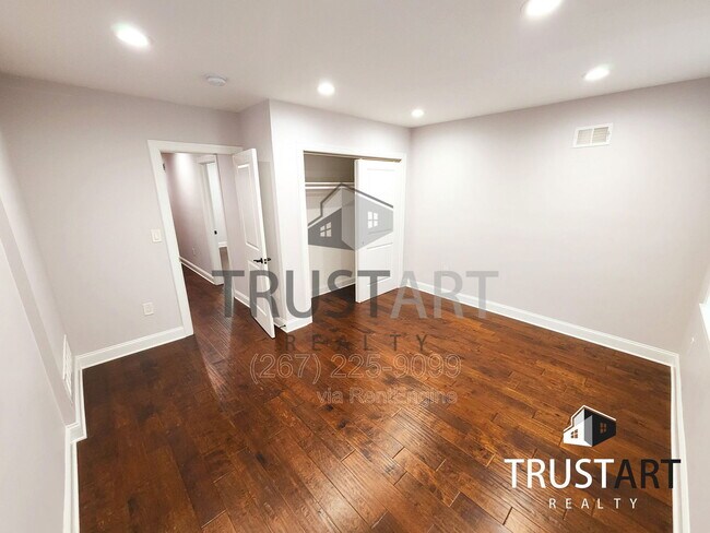 Building Photo - 2225 N Hancock St