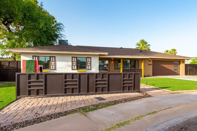 Building Photo - 8316 E Windsor Ave