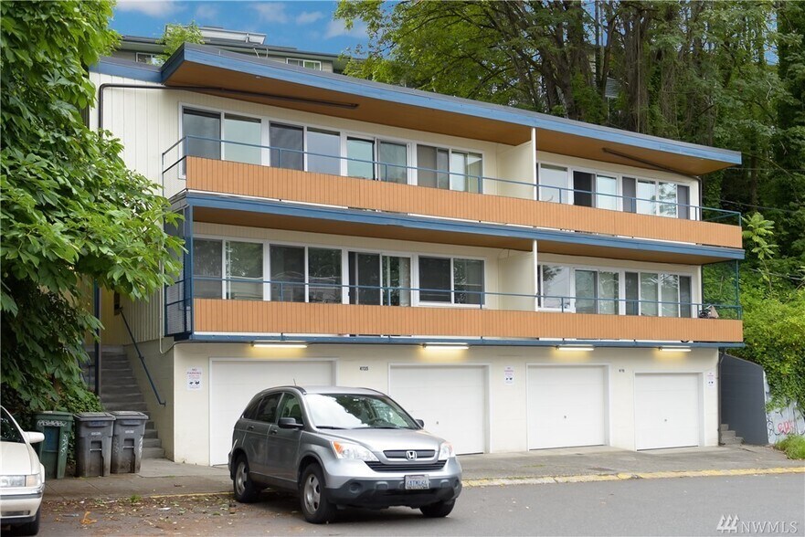 Building Photo - 4735 22nd Ave NE