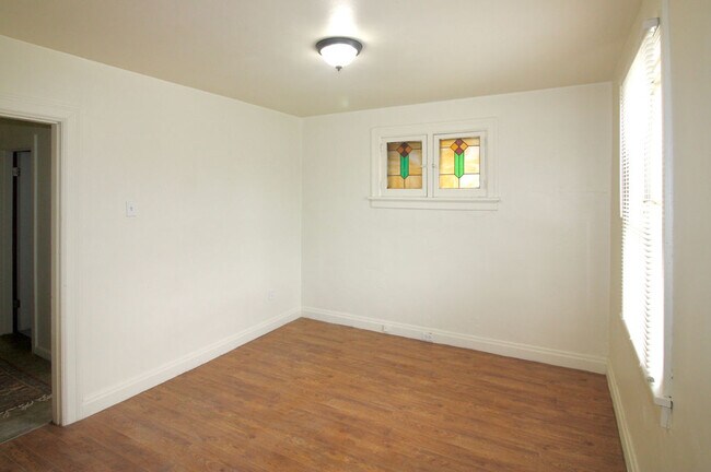 Building Photo - 8351 Octavia Ave
