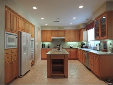 Building Photo - 12 La Canada