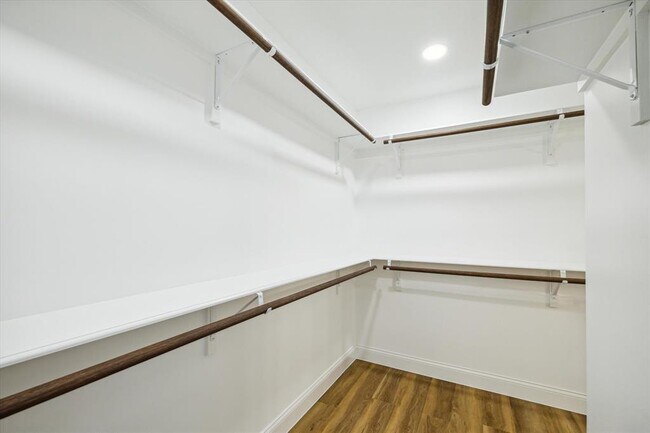 Building Photo - 6410 Meadowtrace Dr