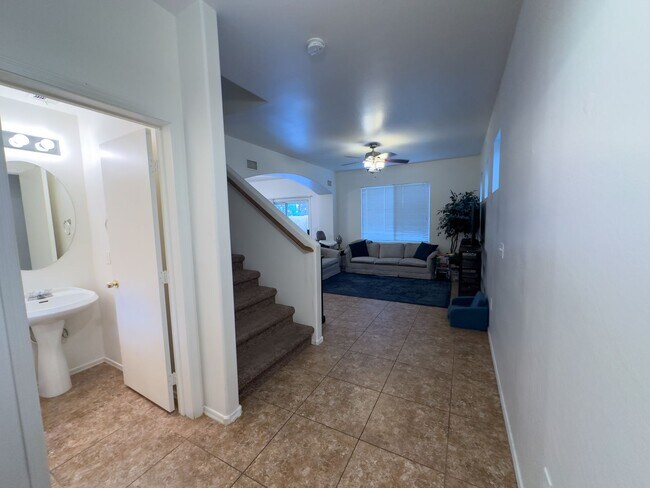 Building Photo - 3 bedroom 2 ba home in Gilbert!