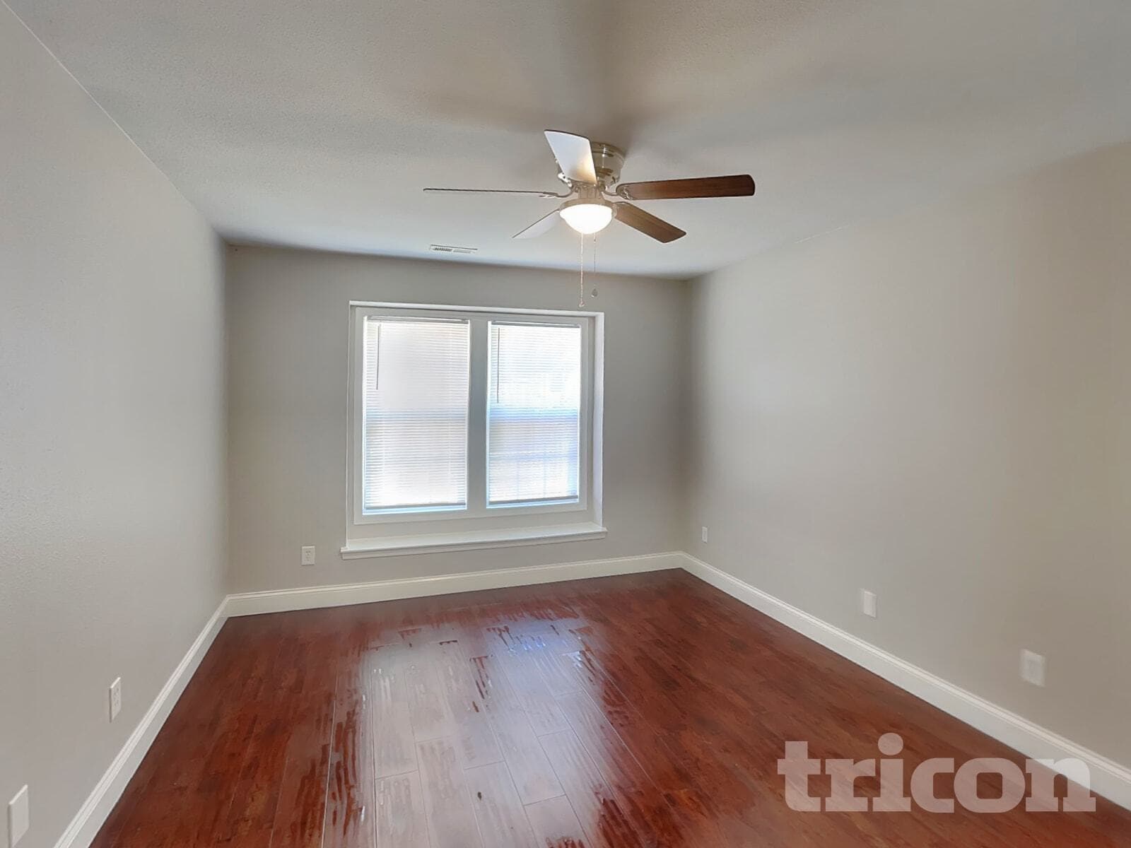 Building Photo - 10417 Hugue Way