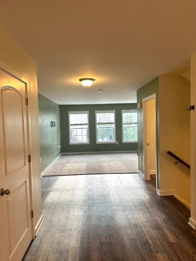 Building Photo - 35 Savage Ct