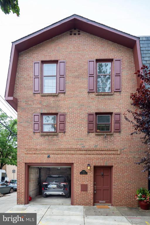 Building Photo - 508 S 12th St
