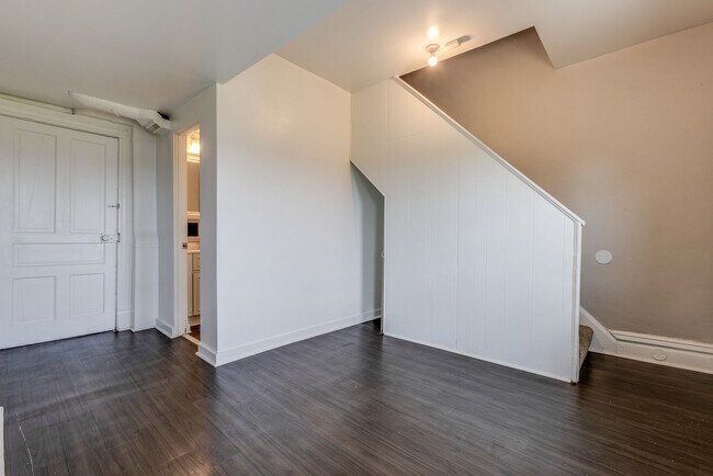 Building Photo - Available August - Check out this beautiful 2 bedroom w/ city views!