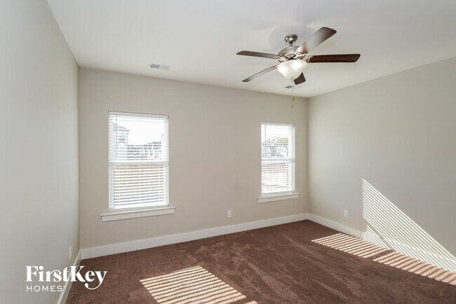 Building Photo - 225 Union Station Dr