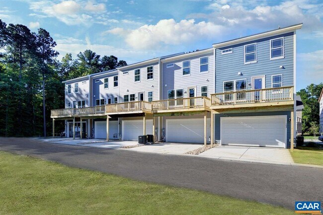 Building Photo - 3189 Acadia Dr