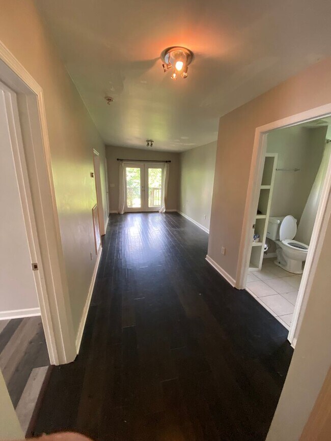 Building Photo - 3 bed 2 bath House in Germantown
