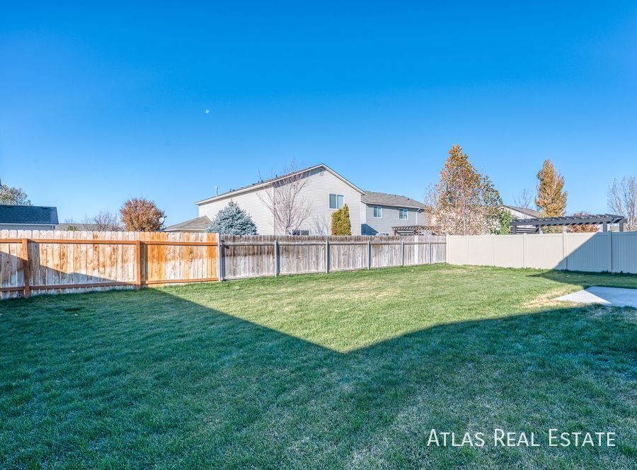 Building Photo - 19563 Calais Ave