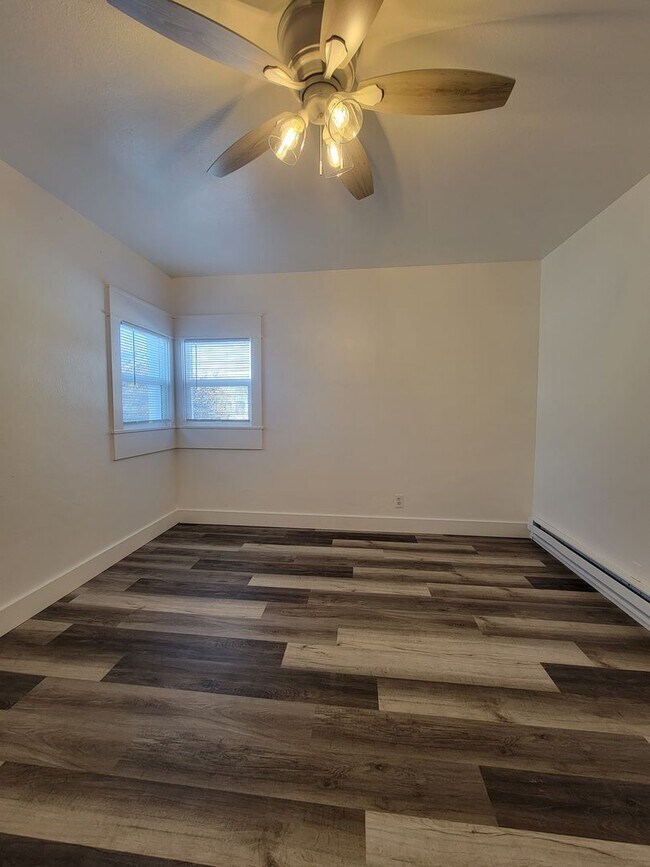 Building Photo - Newly Updated Modern 3 Bedroom, 1 Bathroom Apartment for Rent in Shelley with Garage! By Real Pro...