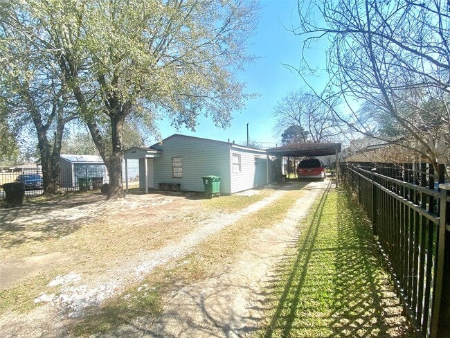 Building Photo - 6518 Linden St