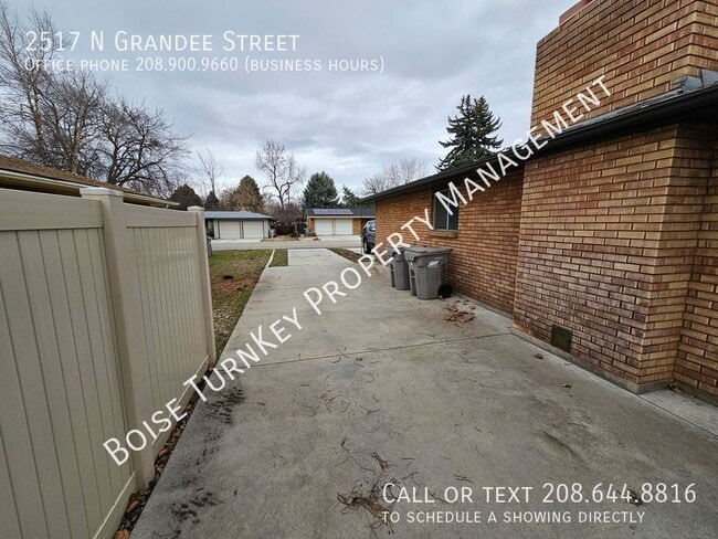 Building Photo - 2517 N Grandee St