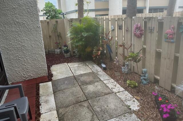 Building Photo - 1561 NE 12th Terrace