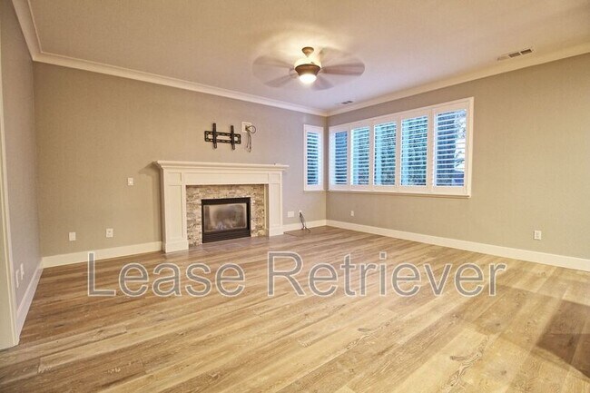 Building Photo - 2359 Riviera Ct