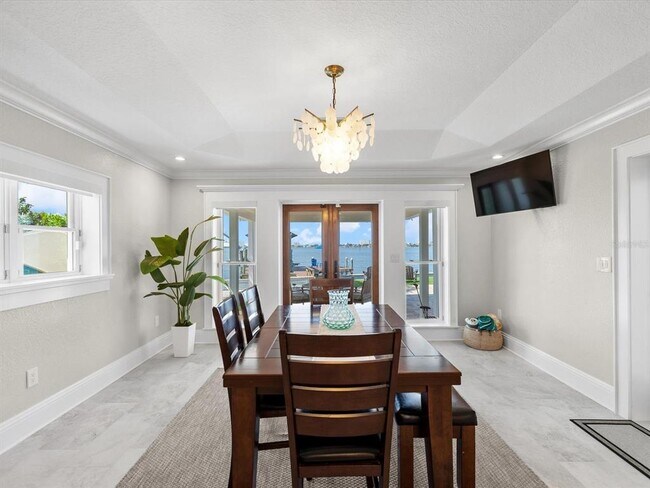 Building Photo - 1828 Venetian Point Dr