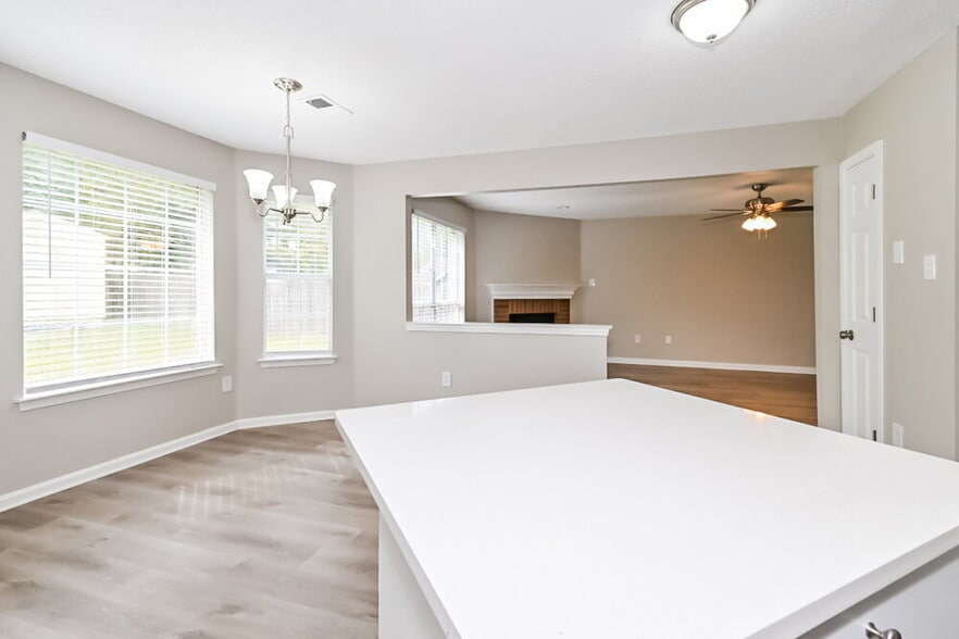 Building Photo - 12873 Fox Ridge Ln