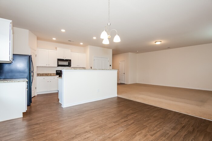 Building Photo - 2804 Yurman Rd