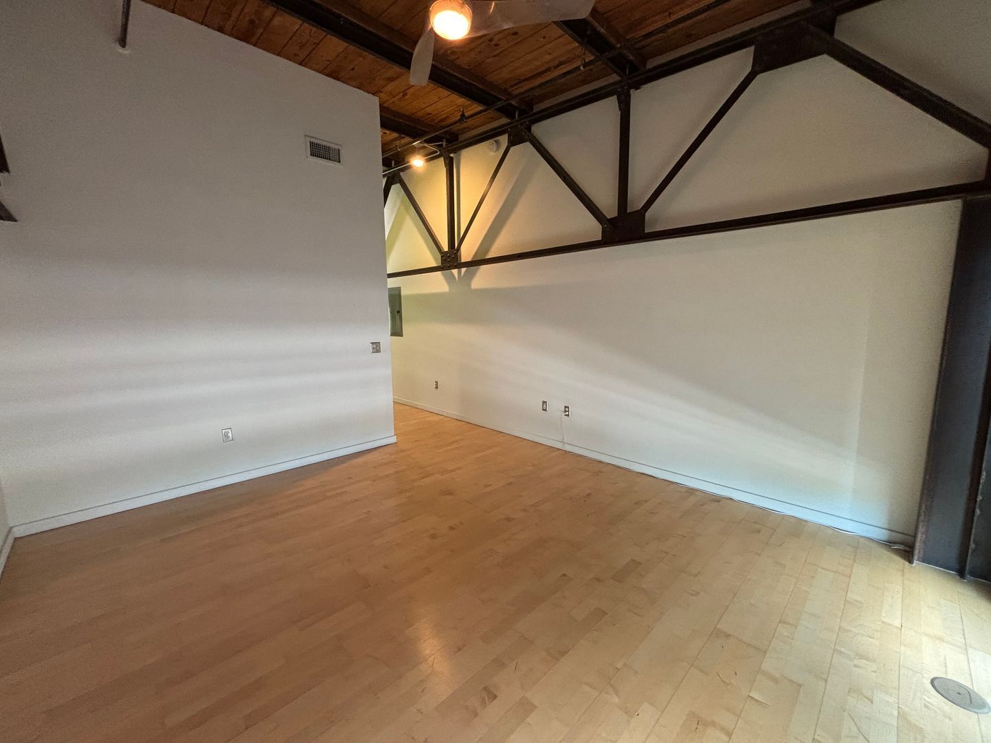 Building Photo - 1001 E 17th St